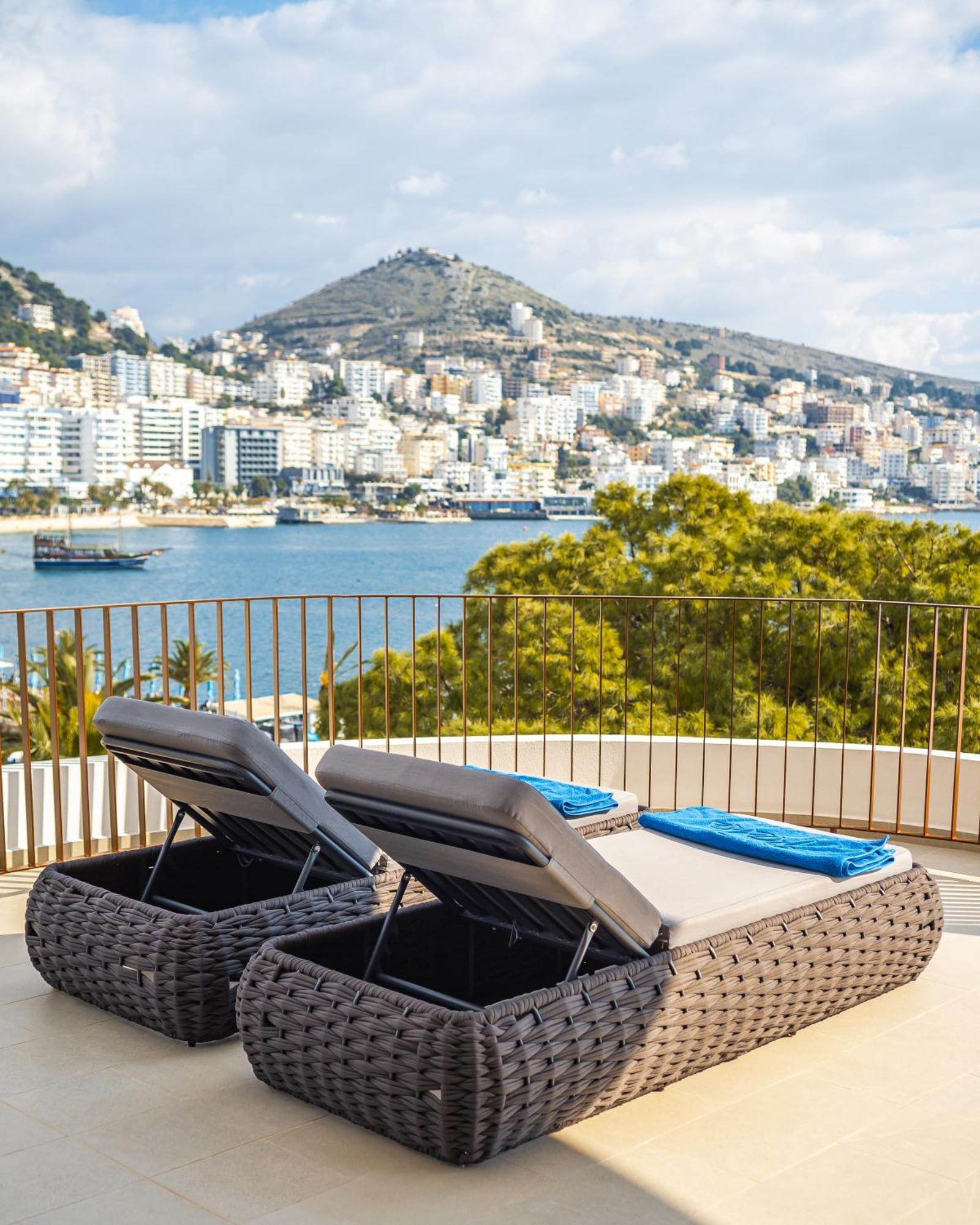 Hotel Vale Sarandë Buitenkant foto