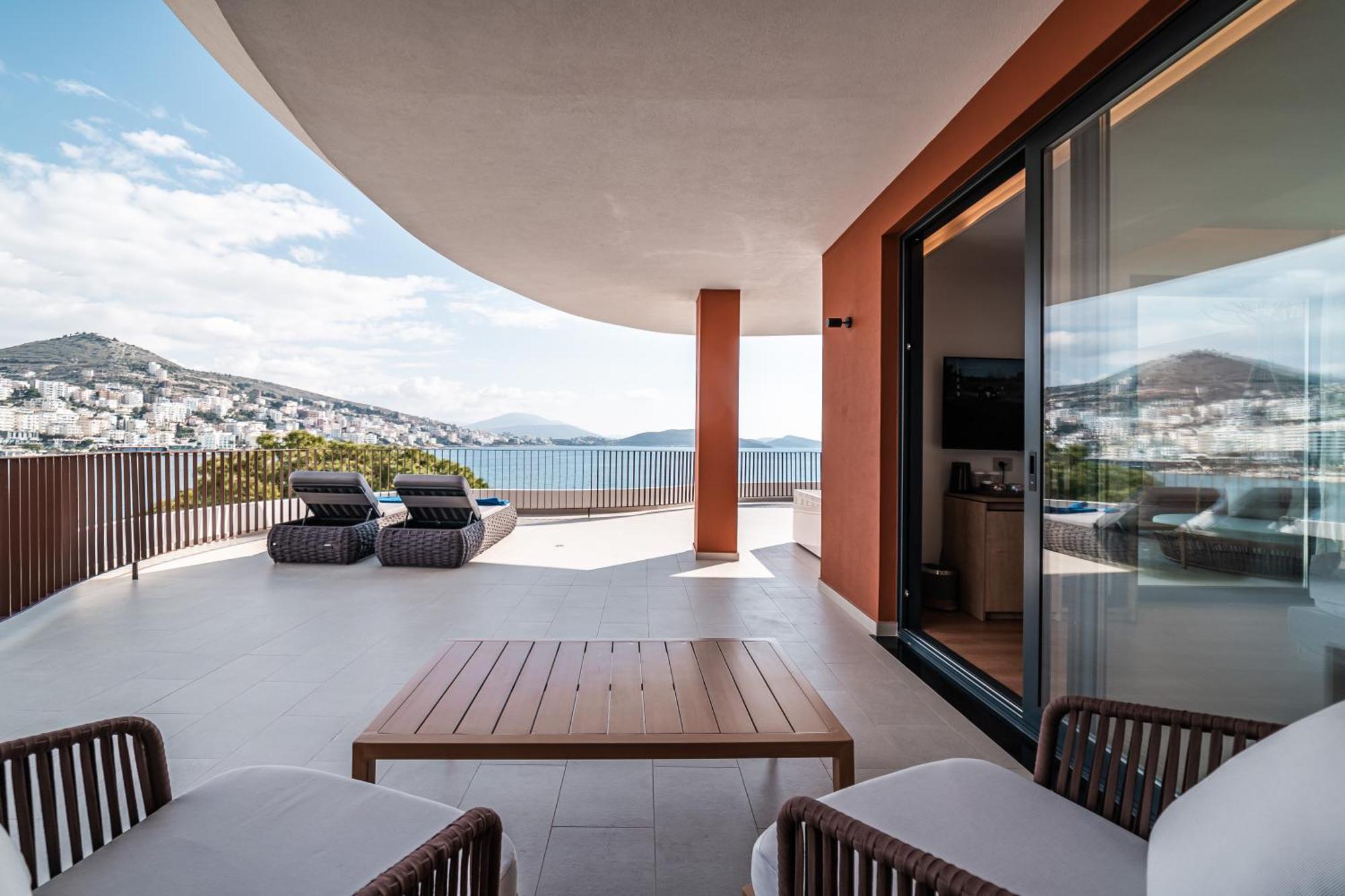 Hotel Vale Sarandë Buitenkant foto