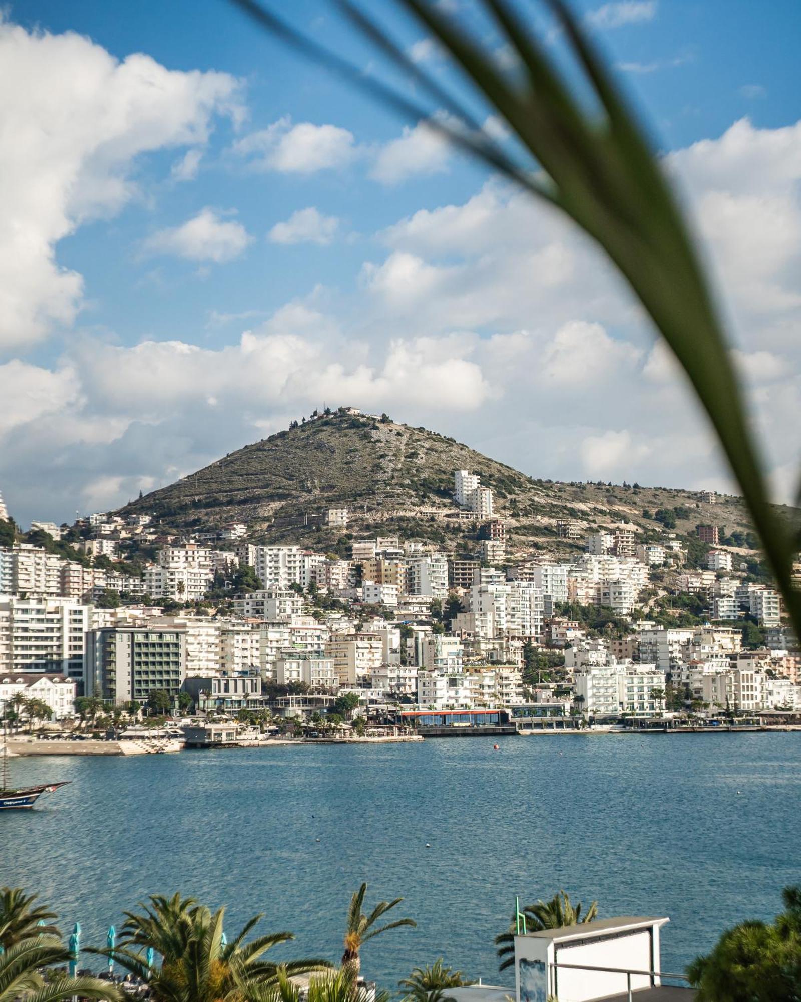 Hotel Vale Sarandë Buitenkant foto