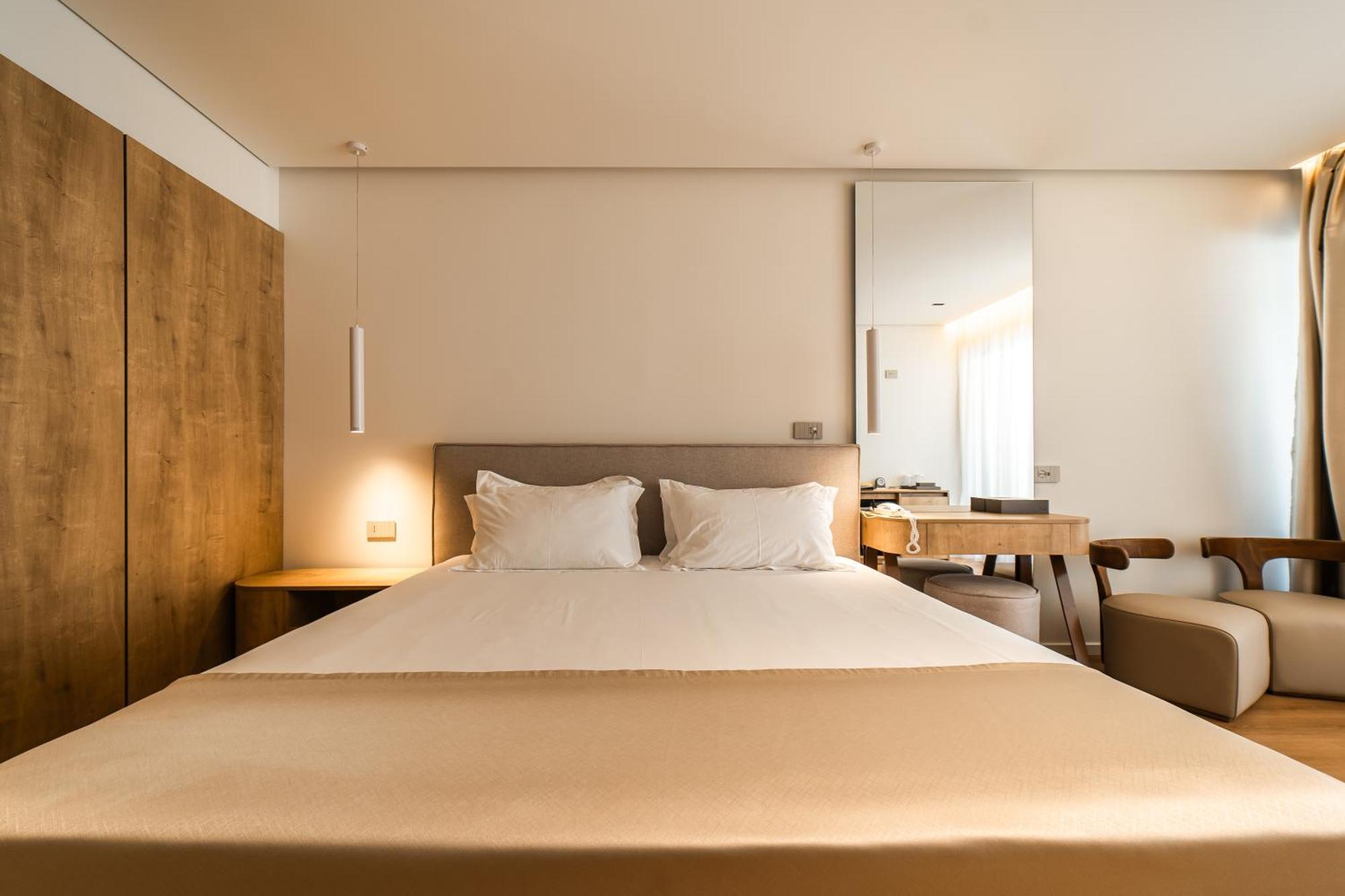 Hotel Vale Sarandë Buitenkant foto