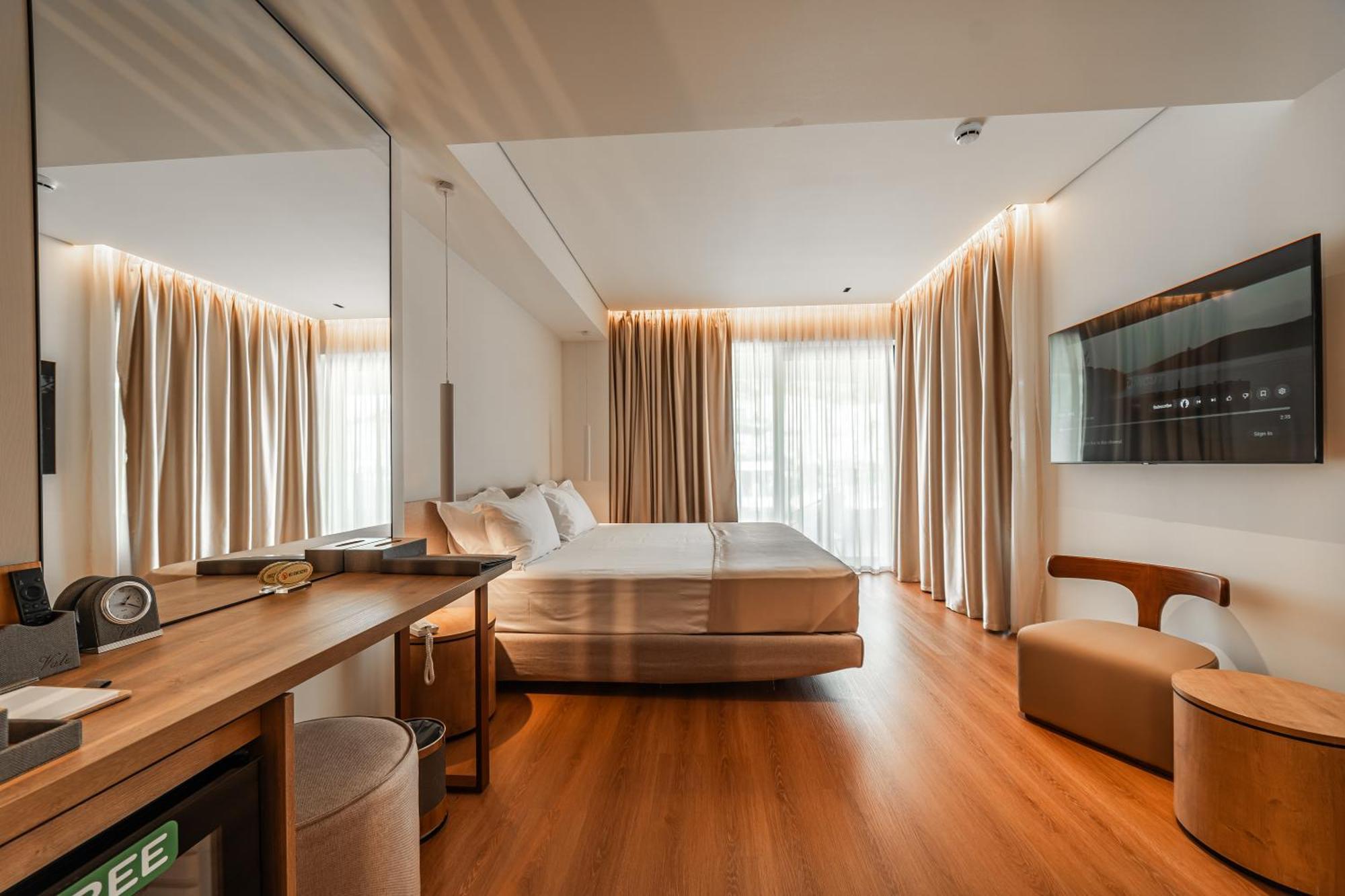 Hotel Vale Sarandë Buitenkant foto